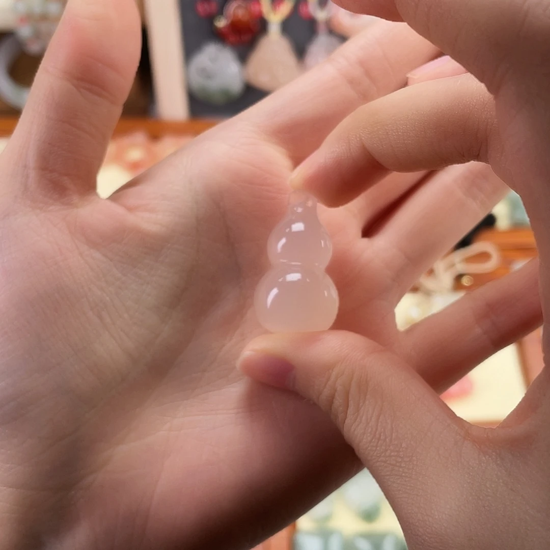 石英质玉未镶嵌颈饰