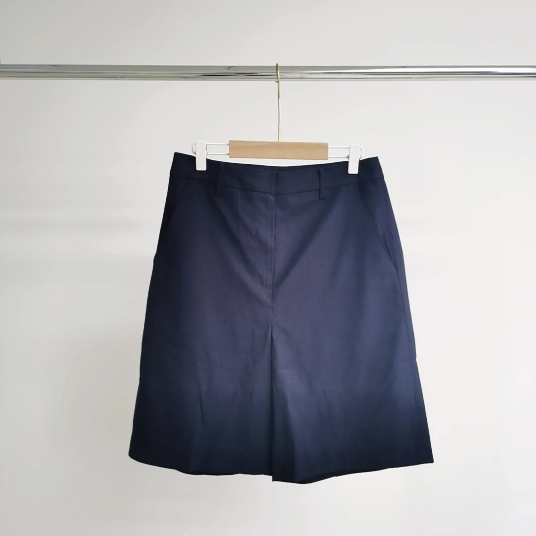 Q131 藏蓝色五分休闲西装短裤