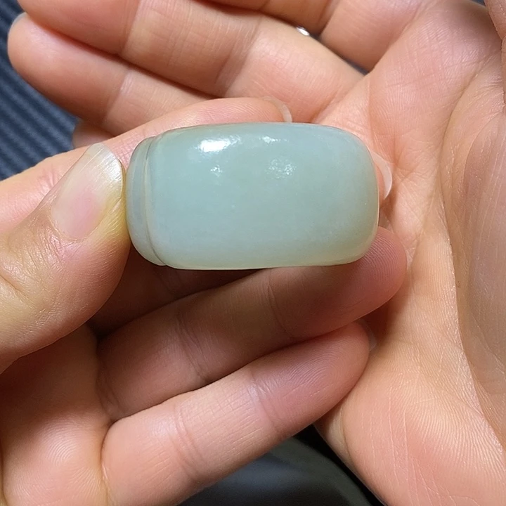 颈饰未镶嵌和田玉瓶*