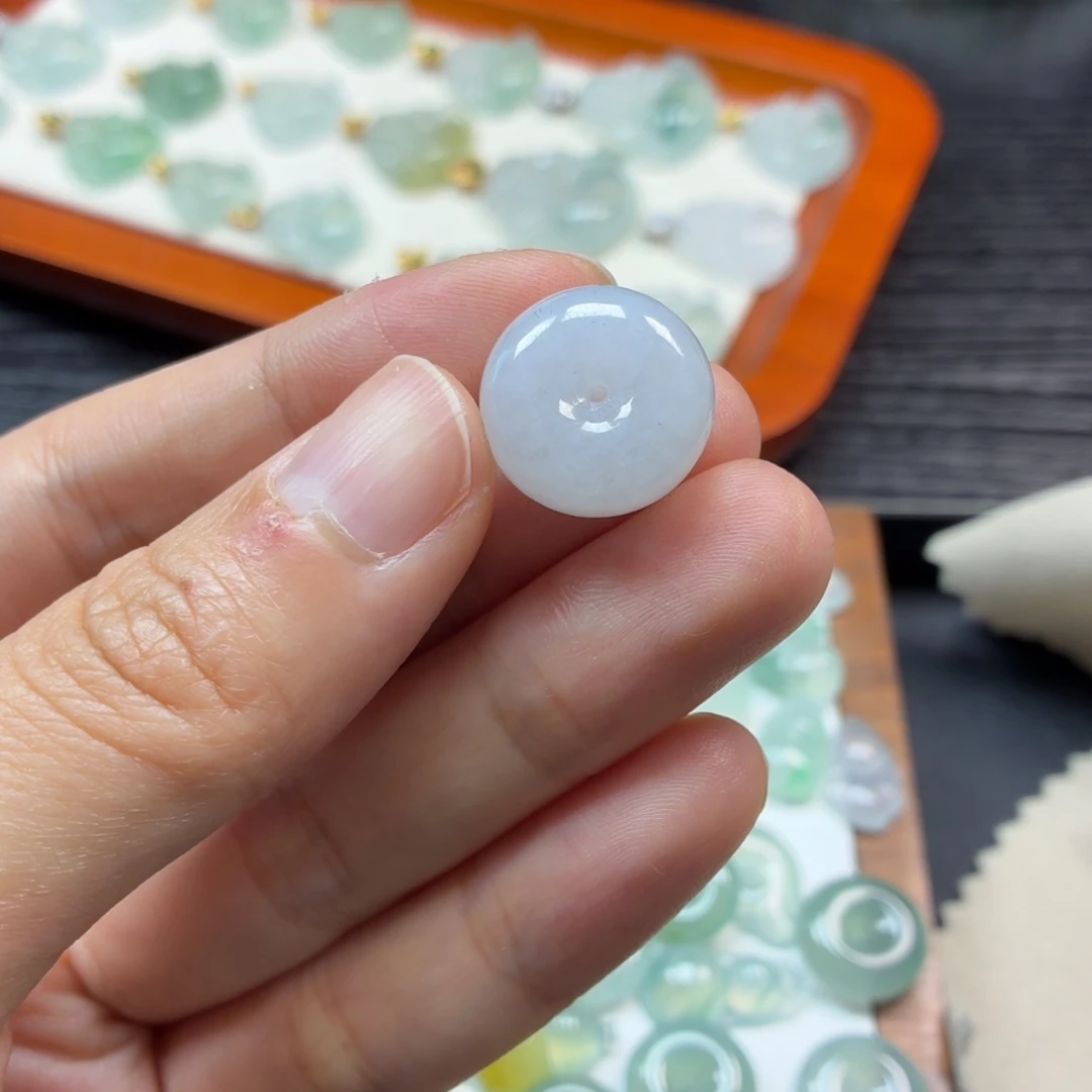 安***宁翡翠未镶嵌颈饰平安扣