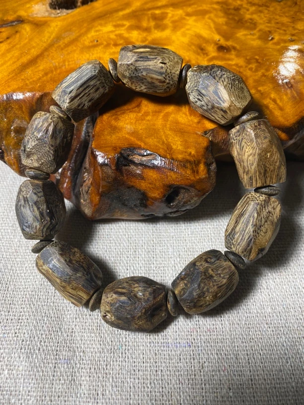 奇楠沉香树疤料随形手串九九沉