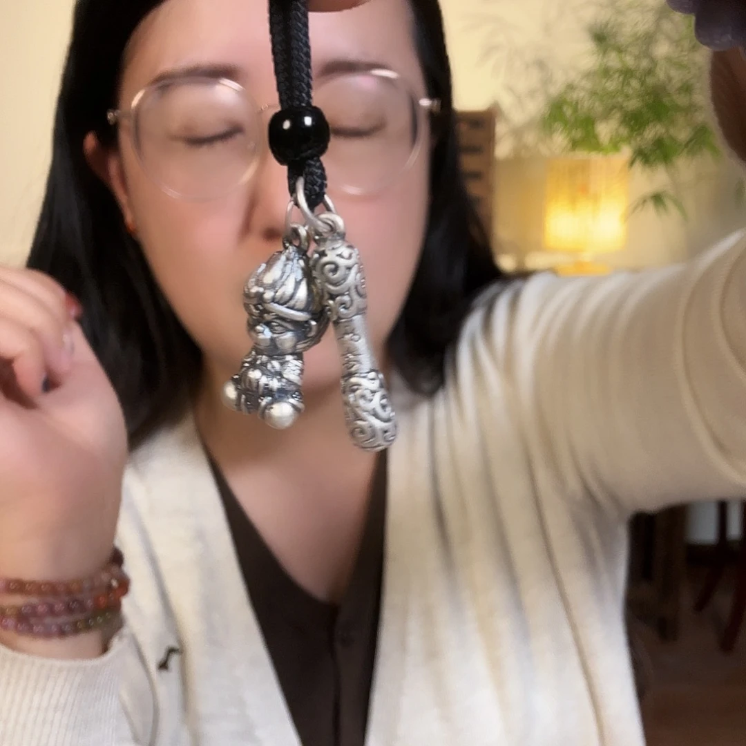 S***y吊坠猴头核桃悟空