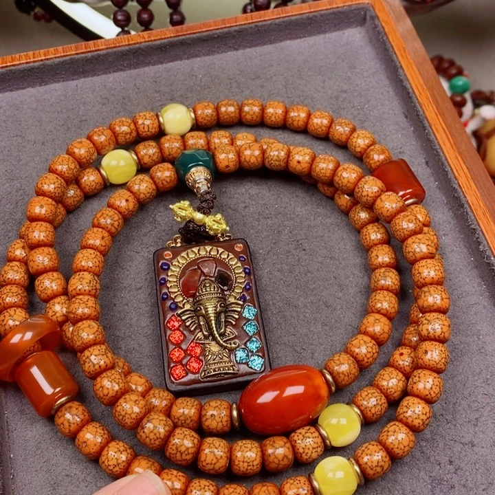 雅***。吊坠星月菩提脖挂