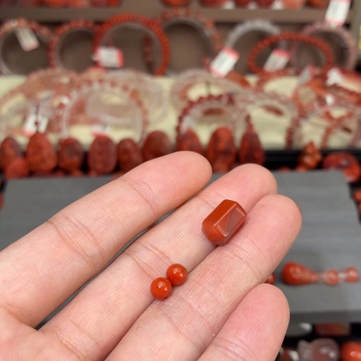 微***笑南红玛瑙未镶嵌颈饰三颗