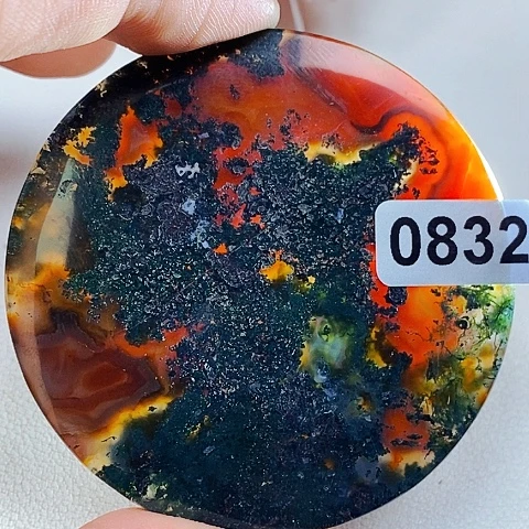 玛瑙/玉髓颈饰未镶嵌s****?