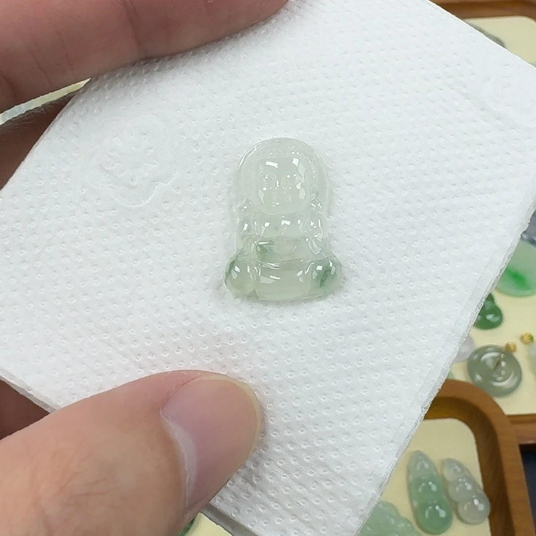翡翠未镶嵌颈饰宝宝佛
