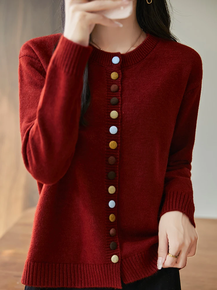 春款彩色纽扣精纺羊毛针织开衫女士时尚圆领毛衣宽松外套打底衫