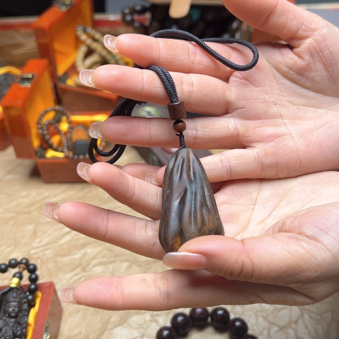 大叶紫檀（黑酸枝木类）