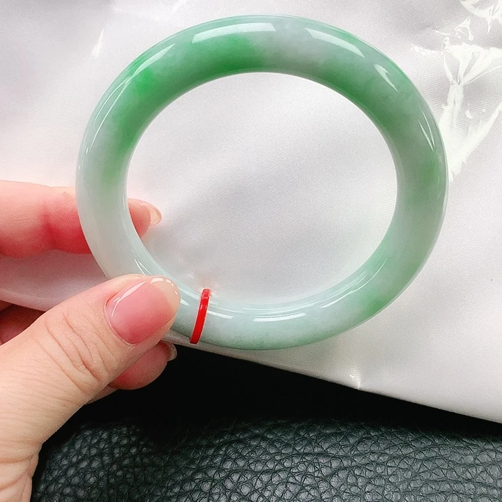 翡翠手镯未镶嵌翡翠038