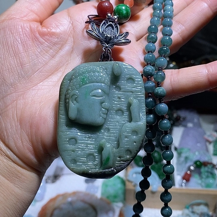 翡翠未镶嵌吊坠(赠链)