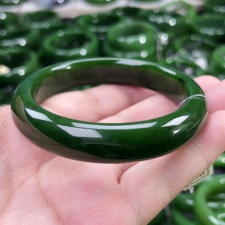 未镶嵌手镯和田玉（碧玉）