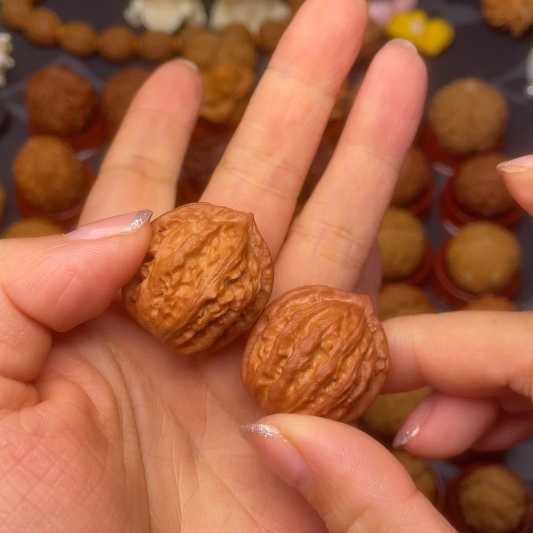 店***三文玩核桃把件球筋