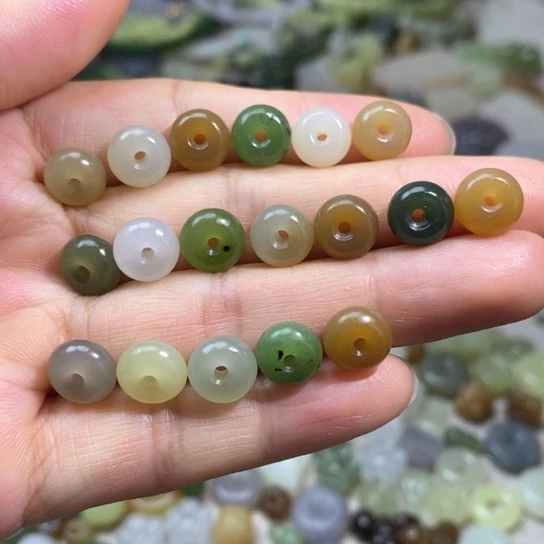 和田玉未镶嵌挂件9.9一个多样性发其一