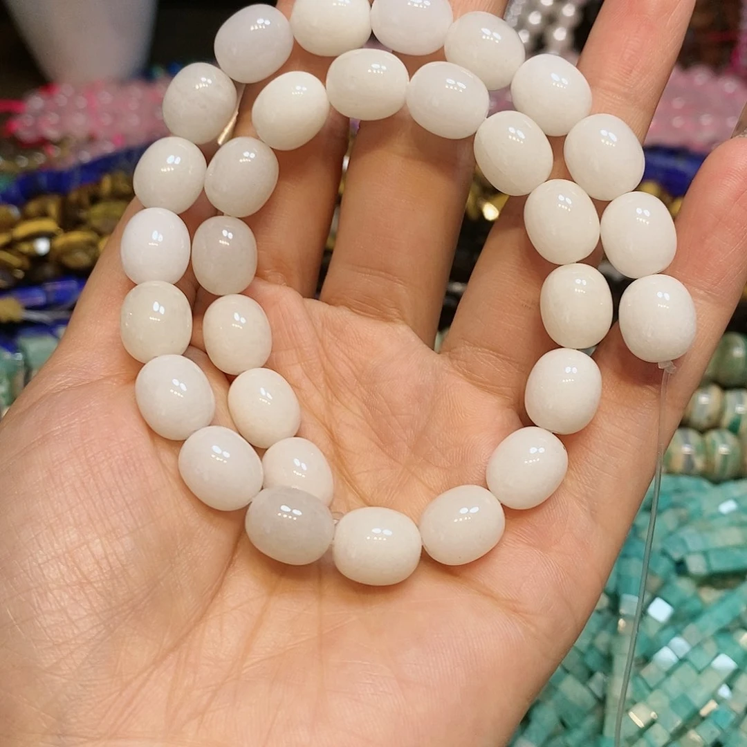 玛瑙/玉髓散珠安*天然白玉一条