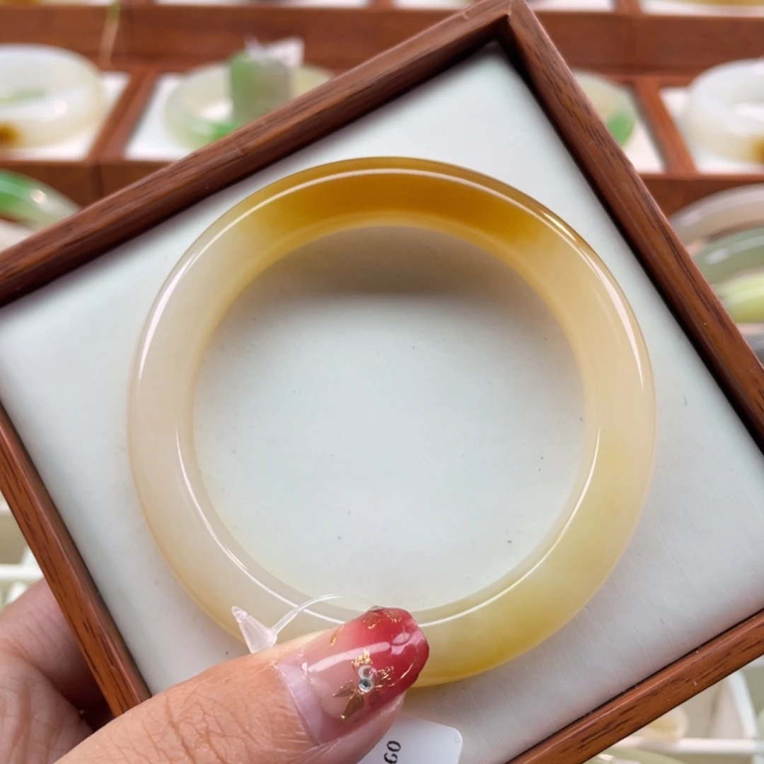 【闪购商品】和田玉手镯未镶嵌55