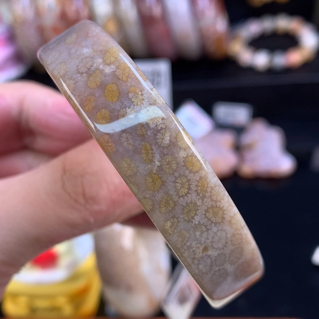 【闪购商品】颈饰未镶嵌硅化珊瑚（珊瑚玉）75号55圈小花花