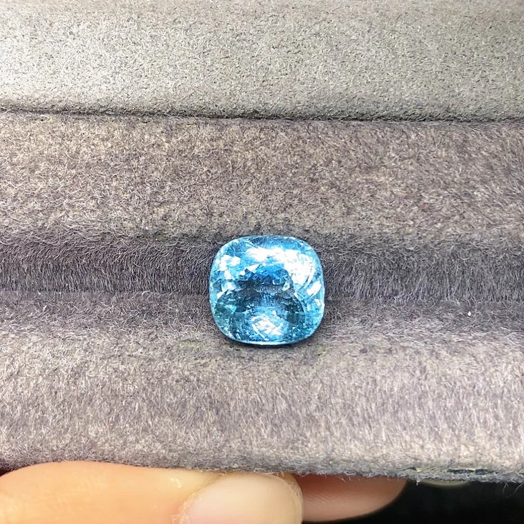 海蓝宝石裸石4.825克拉天然蔚蓝色璀璨火彩圣玛利亚海蓝宝