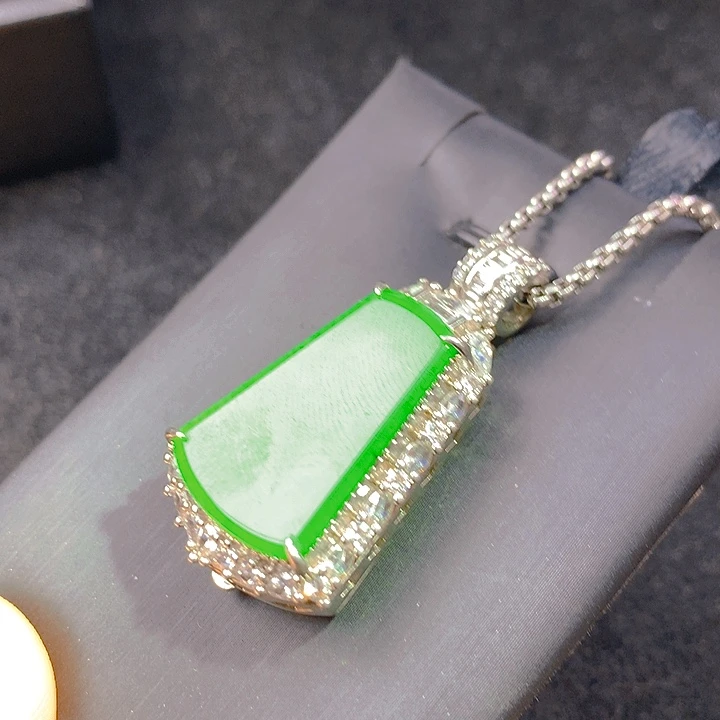 【闪购商品】翡翠未镶嵌颈饰翡翠