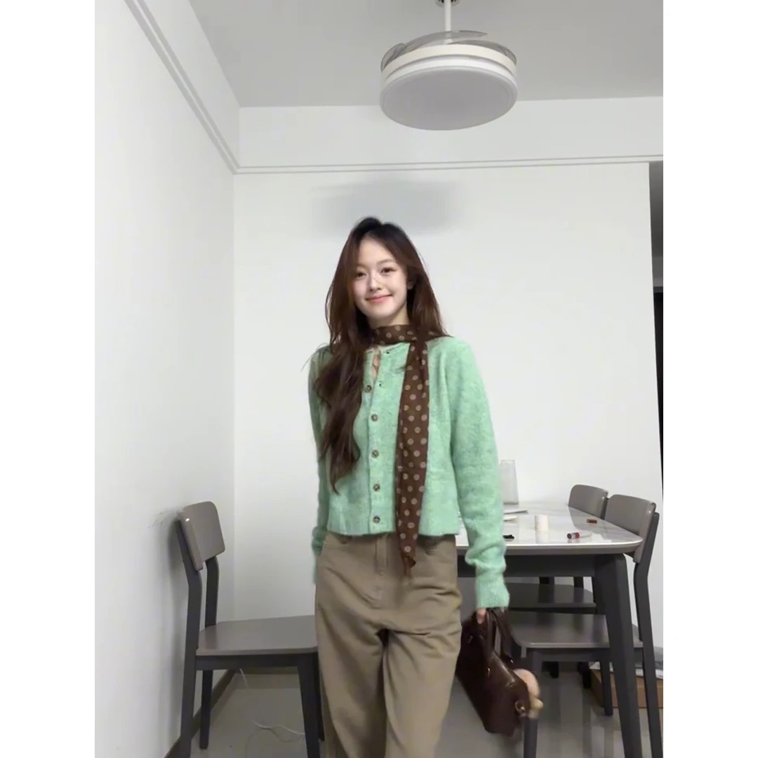 秋季幻彩纱绿色复古韩系慵懒衣服卷边毛衣外套上衣女针织衫裤子