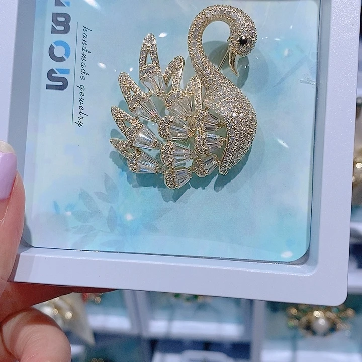 锆石铜合金天鹅胸针 金色