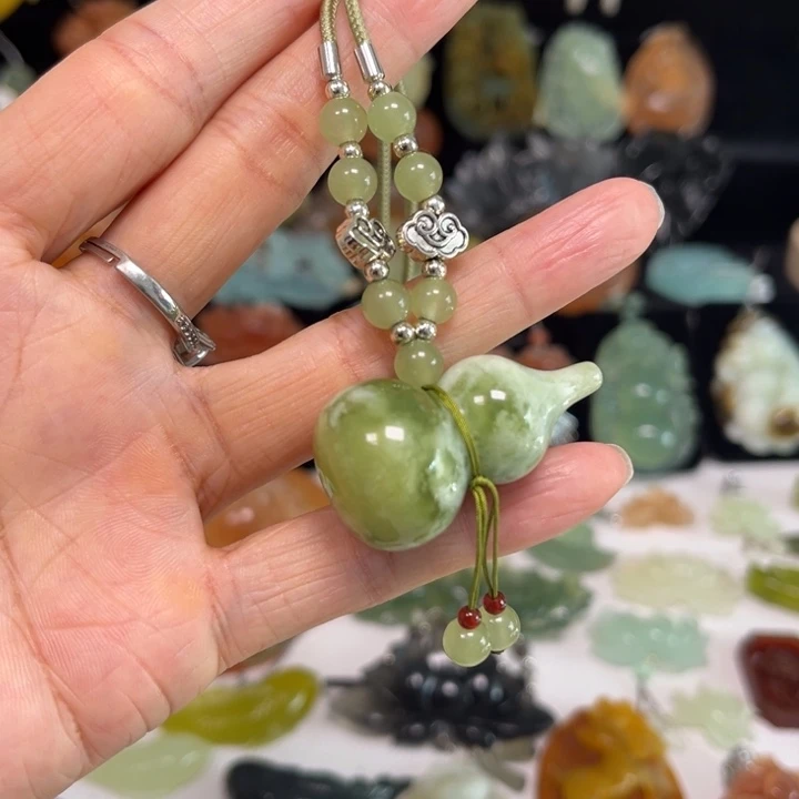 蛇纹石玉未镶嵌吊坠(赠链)