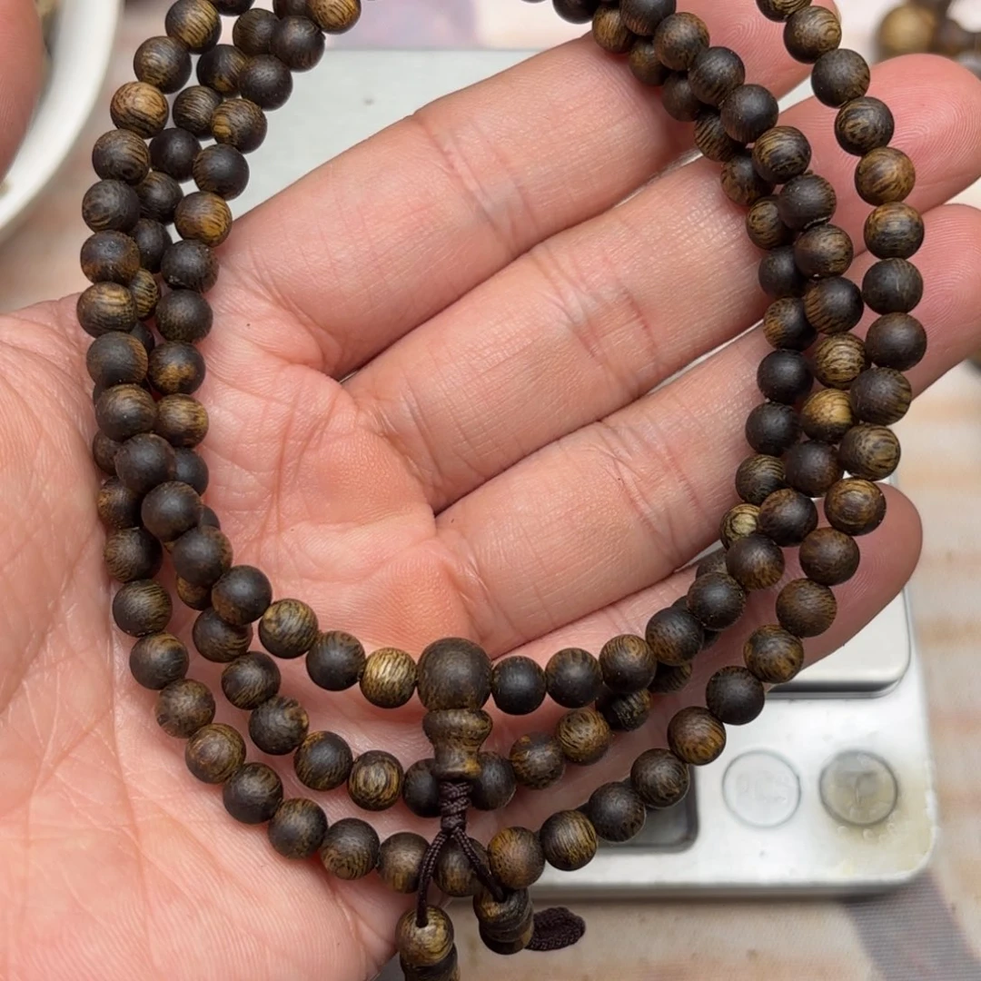 R***9手串沉香金沙叶卡5多圈11.3克