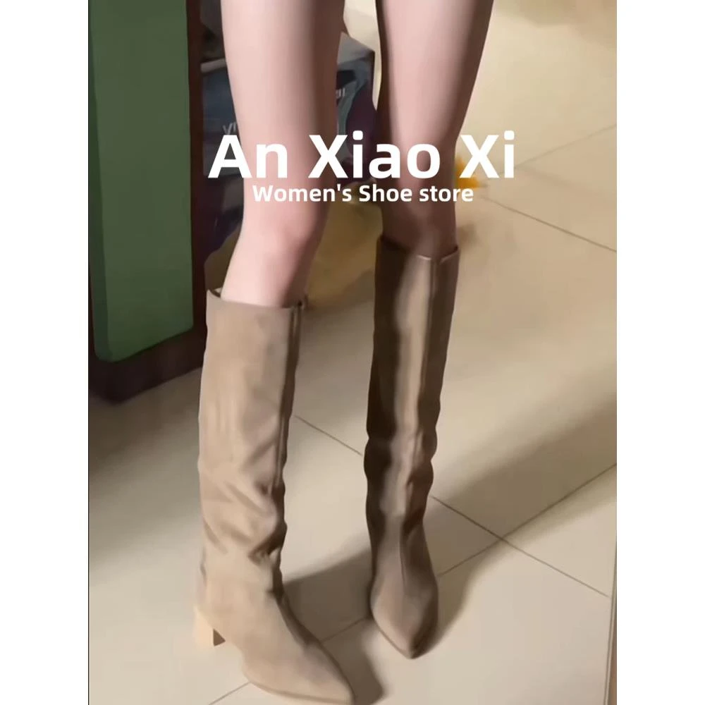 【维米克设计师版】明星同款2025新款法式覆古尖头粗跟长靴女百搭
