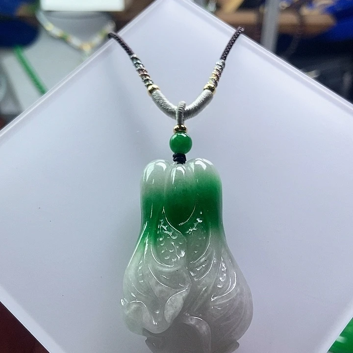 吊坠(赠链)未镶嵌翡翠