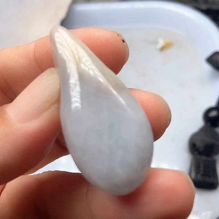 翡翠未镶嵌颈饰蜜**了翡翠