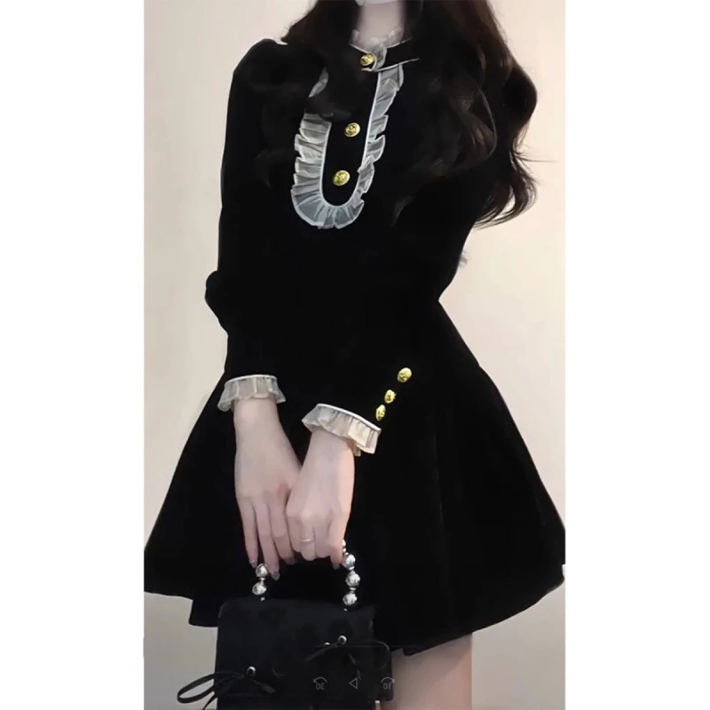 法式高冷御姐风高级感富家小千金显瘦赫本风黑色连衣裙子秋冬新款