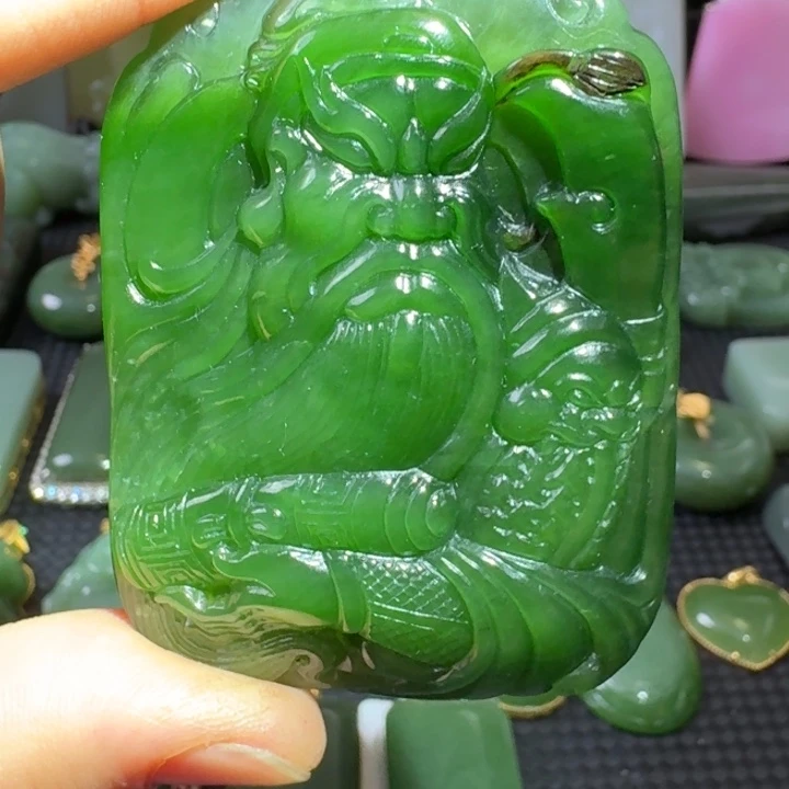 颈饰未镶嵌和田玉俄七关公