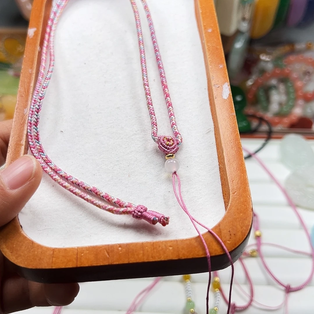 欧***儿石英质玉合金颈饰