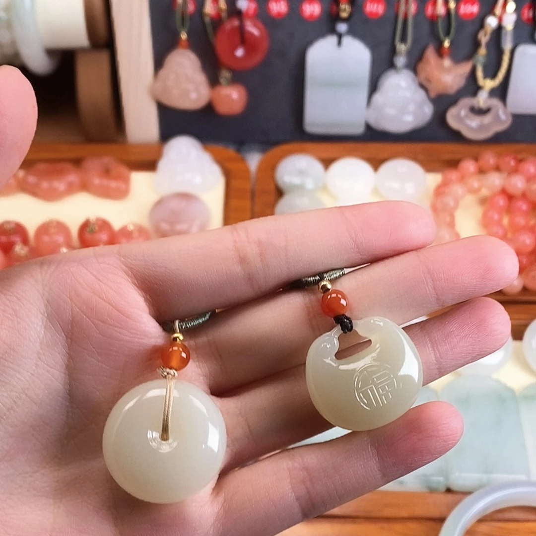 石英质玉未镶嵌颈饰D***m