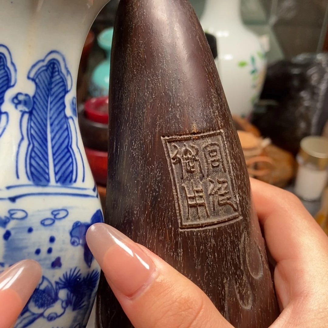 主播节目主持人和主持人的表演