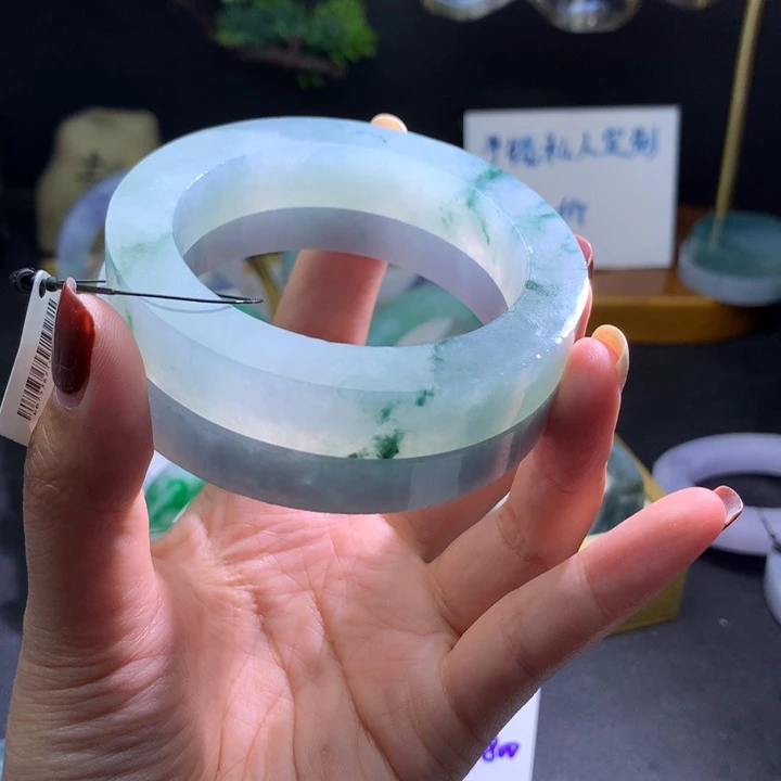 定制翡翠未镶嵌翡翠手镯
