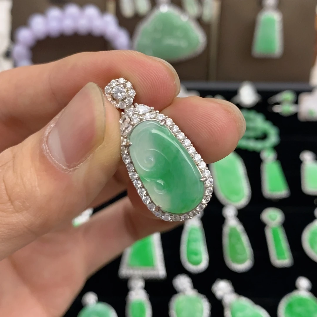 翡翠颈饰银S925镶嵌天然翡翠