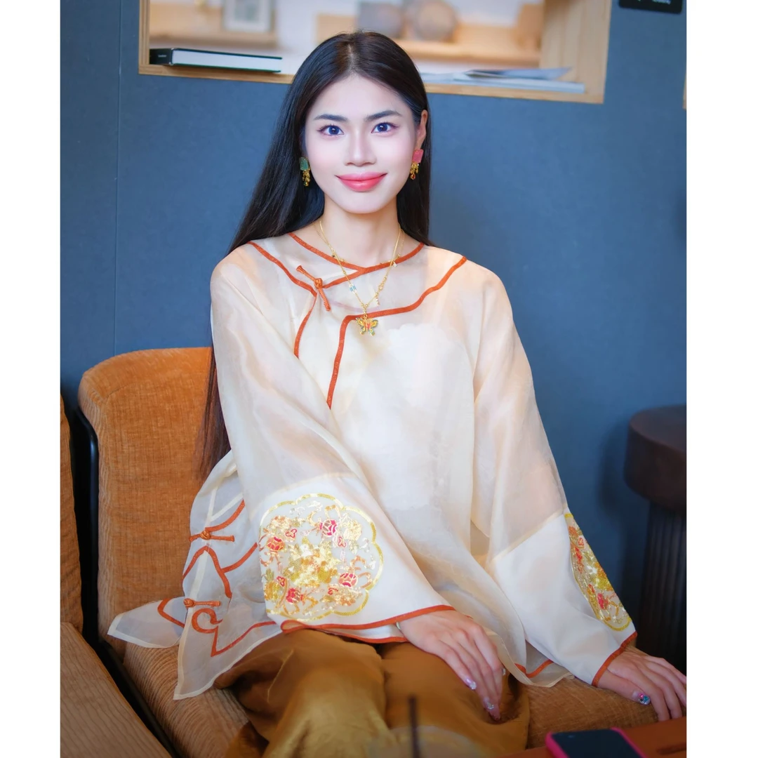 4394桑蚕丝纱提花刺绣外套