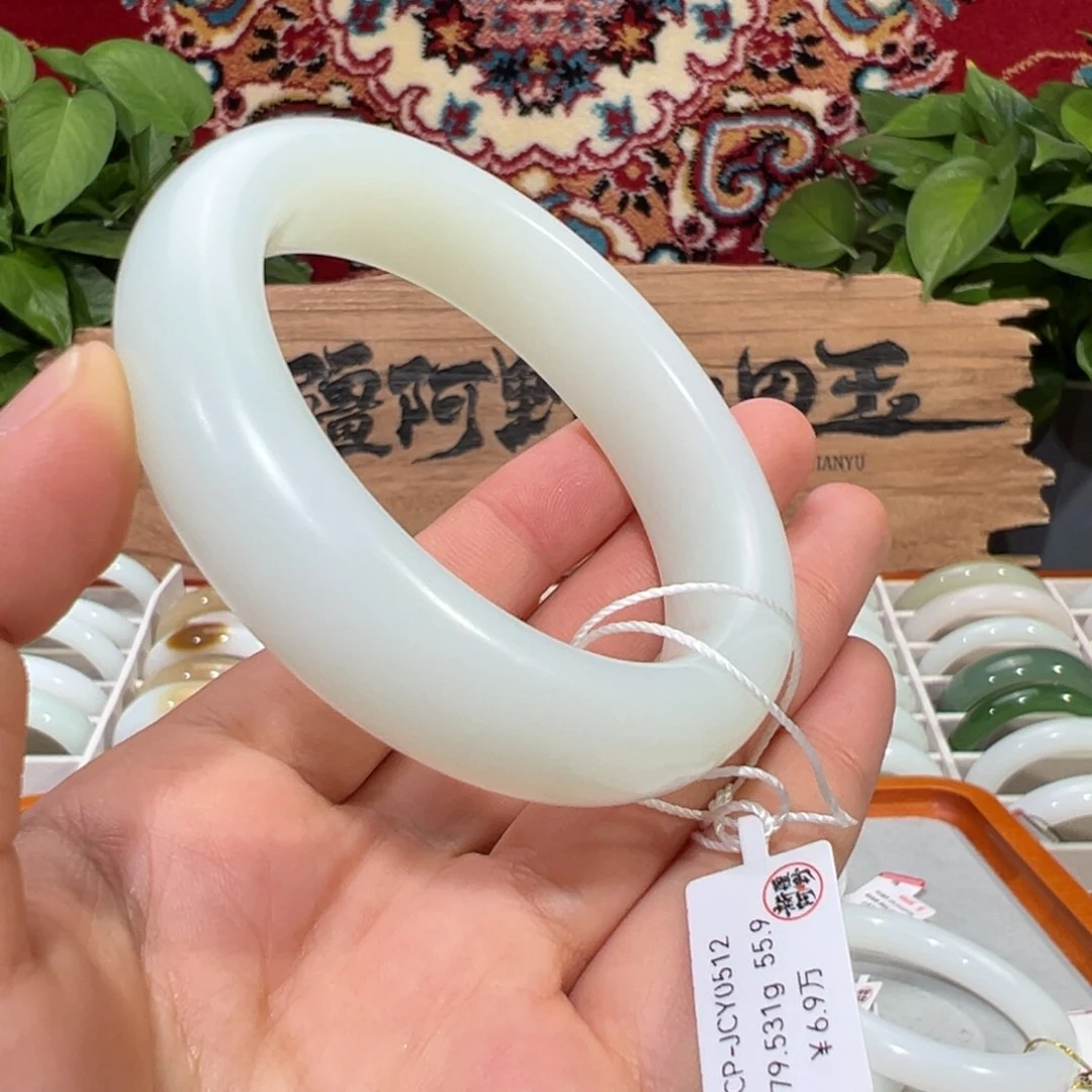 未镶嵌手镯和田玉新疆上等羊脂玉手镯老油料带翠色