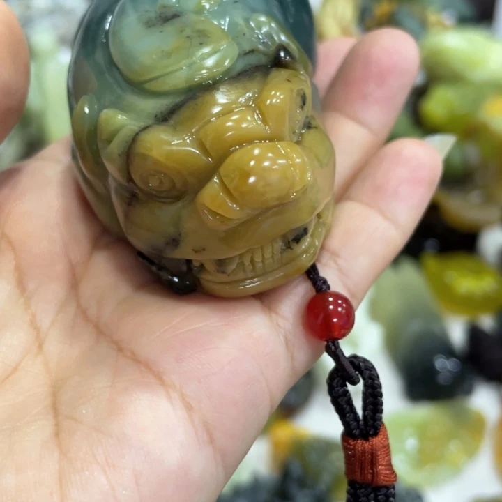 未镶嵌蛇纹石玉颈饰