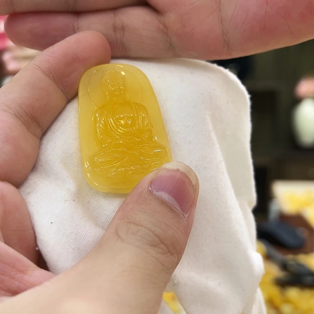 蜜蜡未镶嵌珠宝奇石