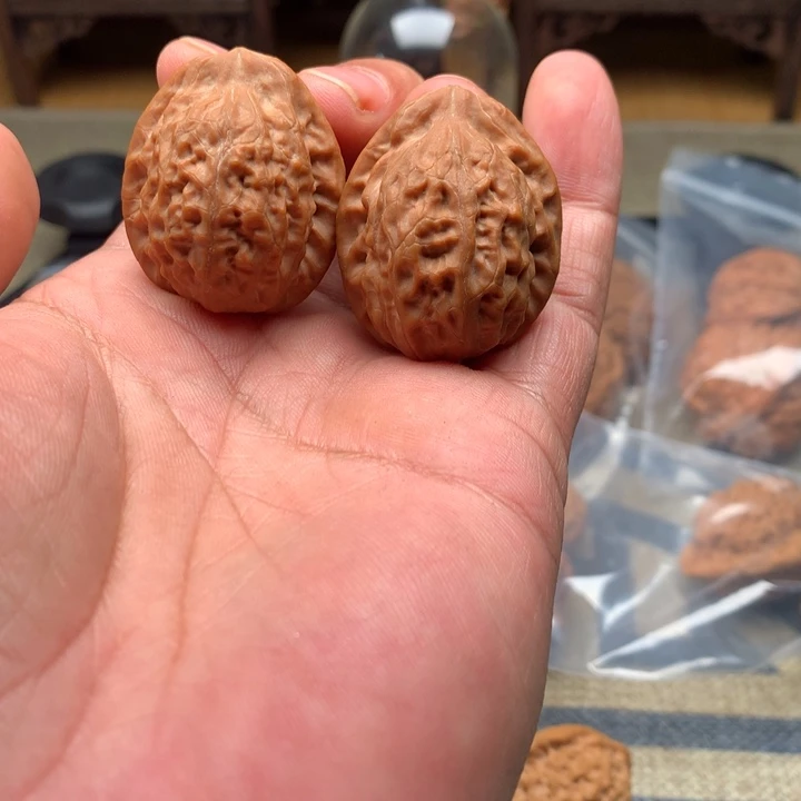 柒***弟吊坠桃核斗鸡好看