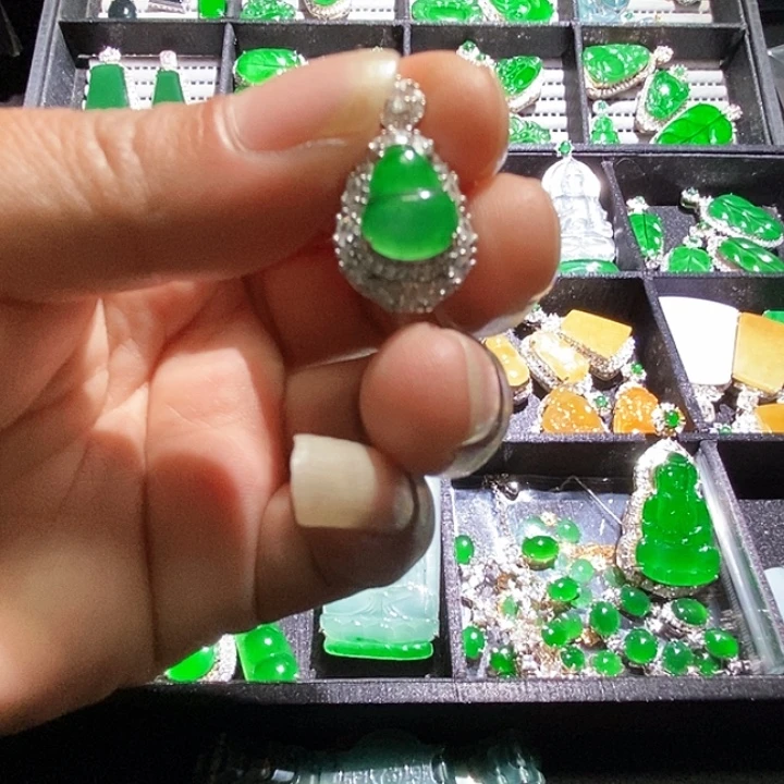 翡翠未镶嵌吊坠(不含链)A货翡翠4