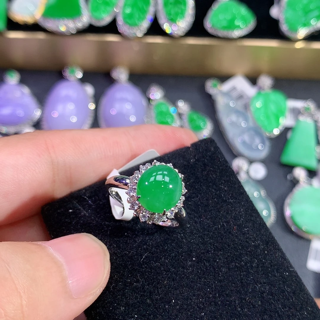 翡翠18K金镶嵌戒指