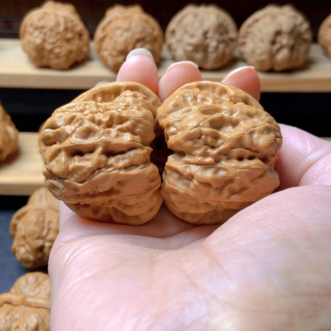 文玩核桃吊坠和*蛤蟆头