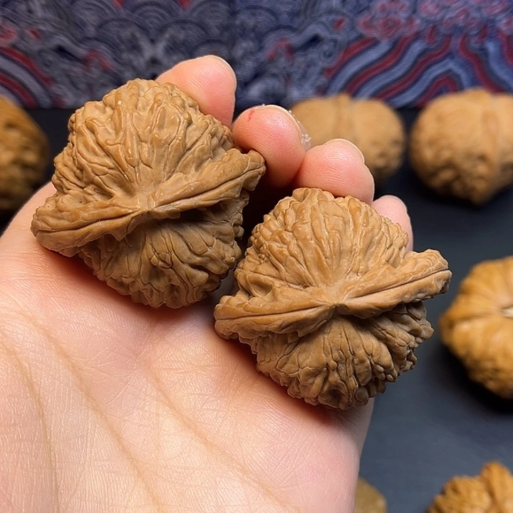 是***.吊坠文玩核桃白狮子