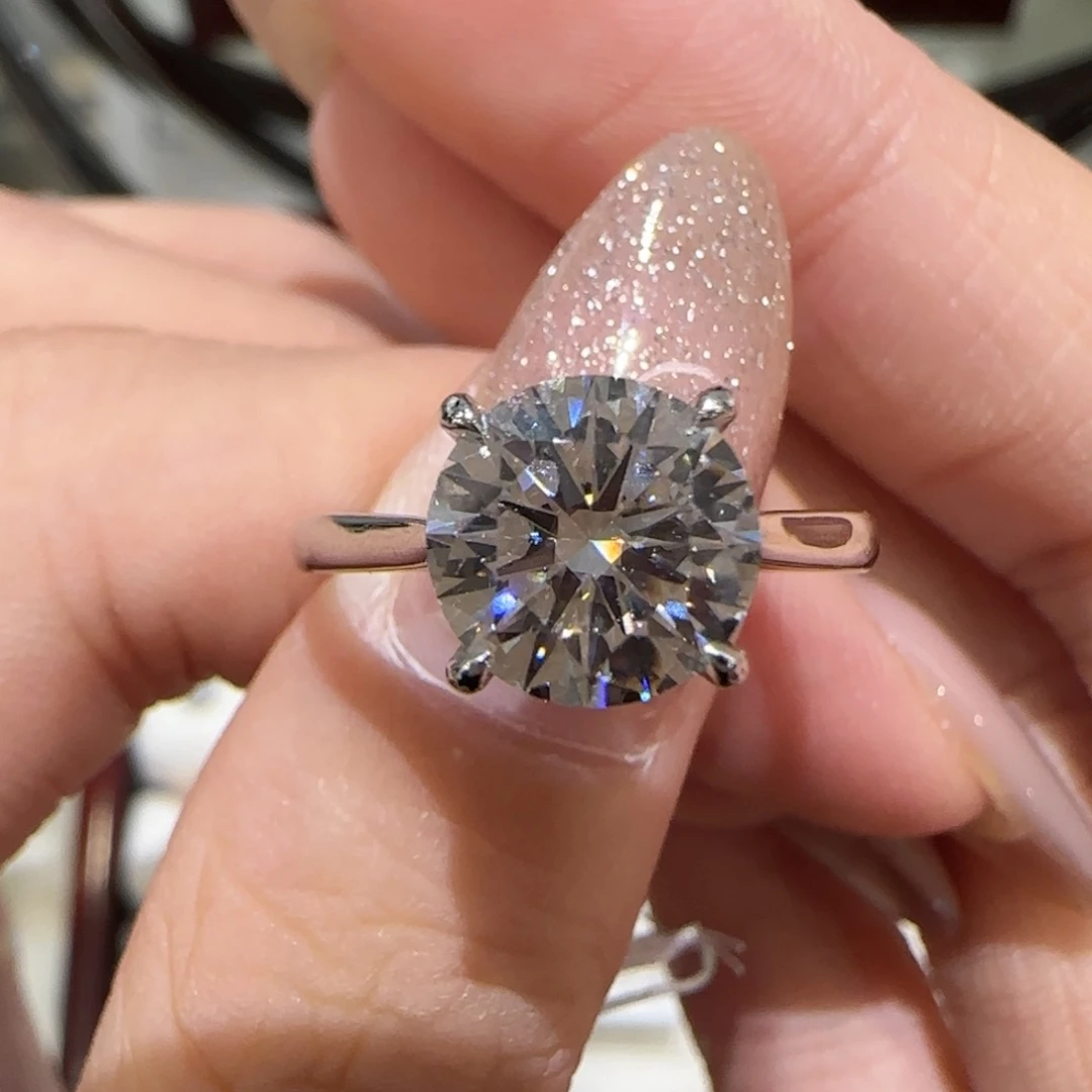 实验室培育钻石铂Pt950镶嵌经典四爪福利款2卡