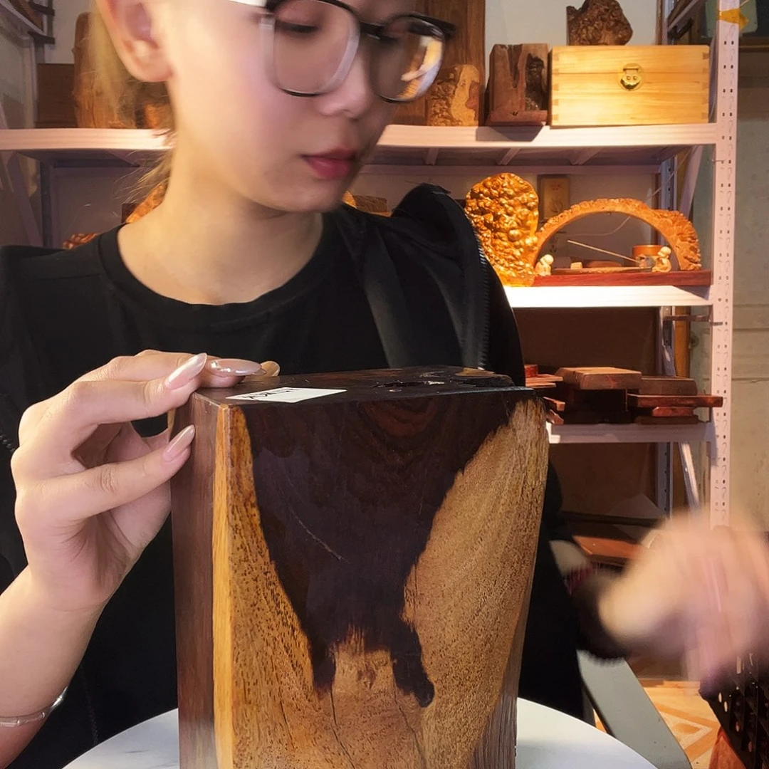 紫檀木类端景台人***?