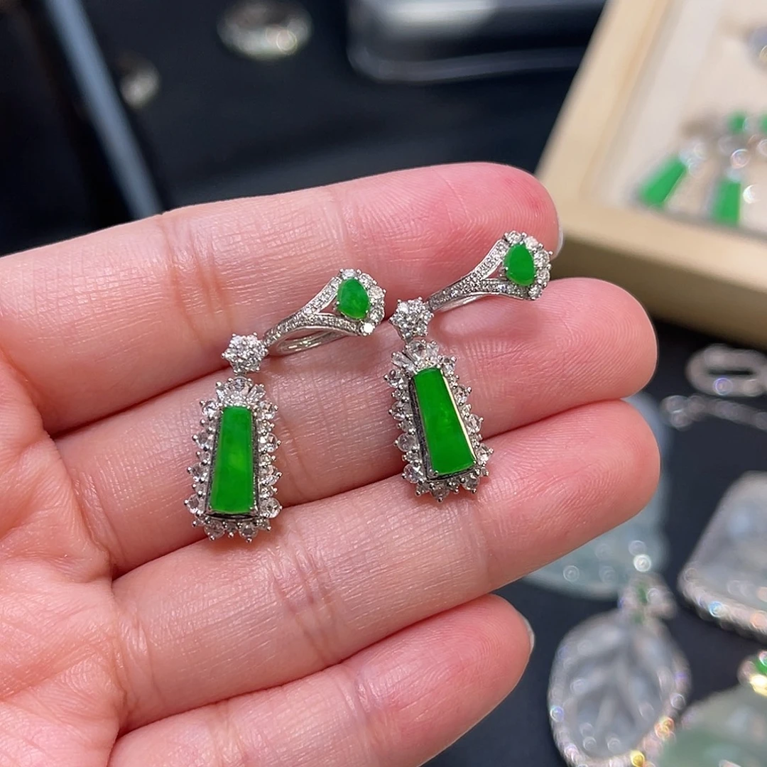 翡翠18K金镶嵌耳饰阳绿无事牌