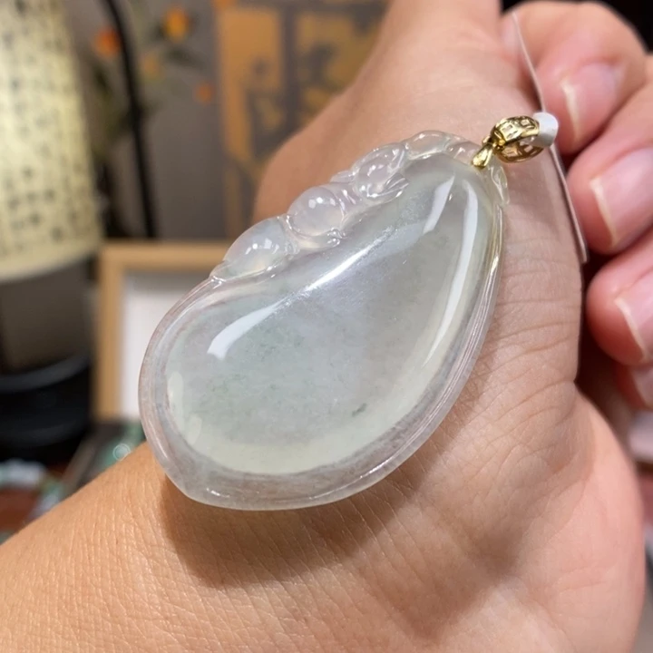 【闪购商品】颈饰18K金镶嵌翡翠23