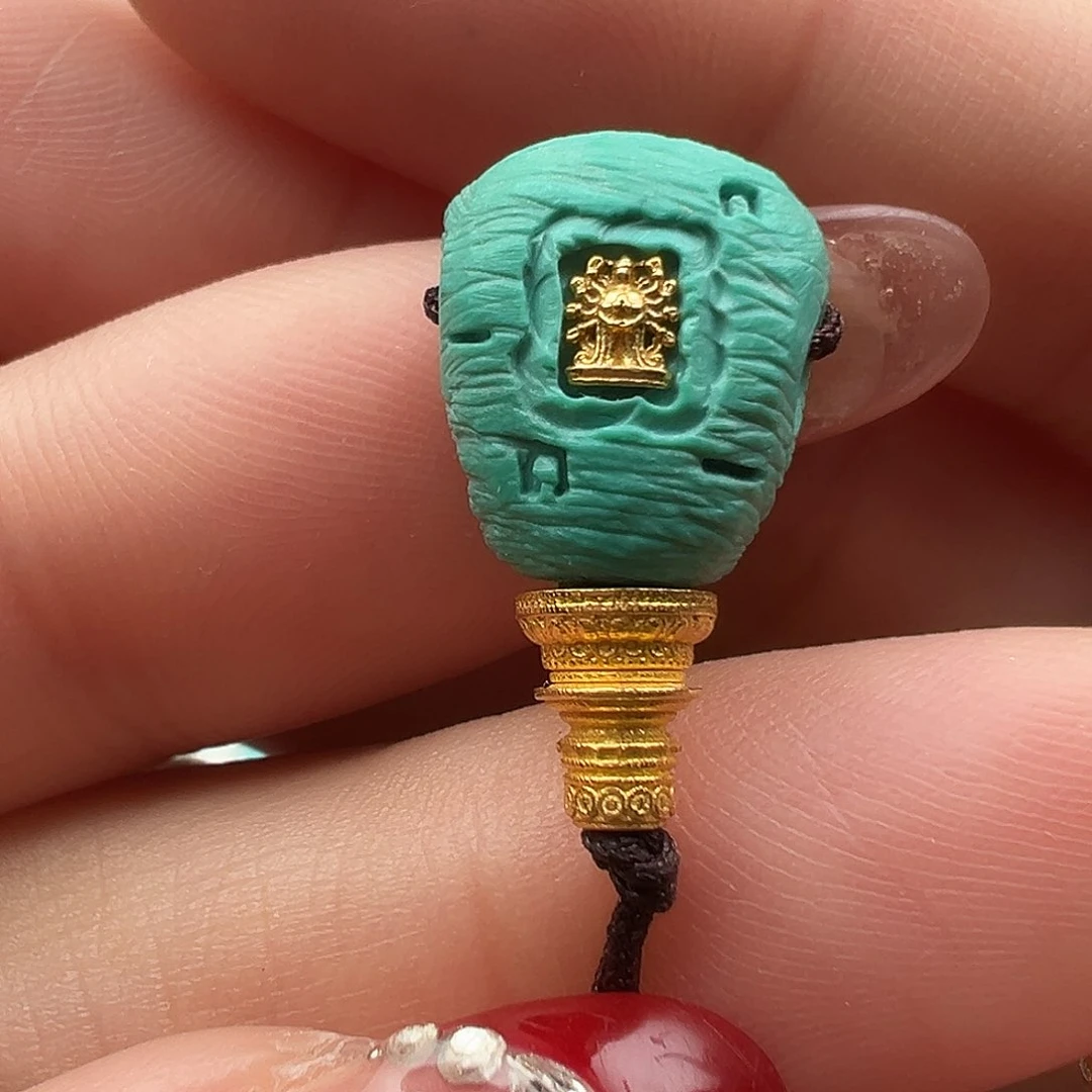 绿松石配饰未镶嵌